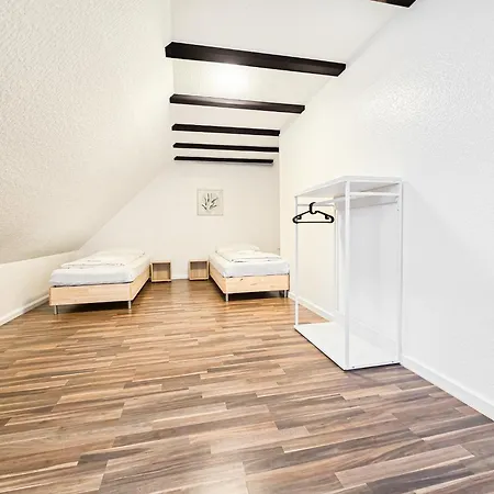 Tolstov - 4 Schafzimmer- Maisonette - 25 Min Messe Dus